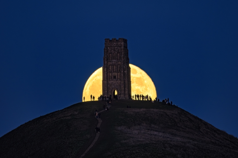 GLASTON-WOLF-SUPERMOON-3c
