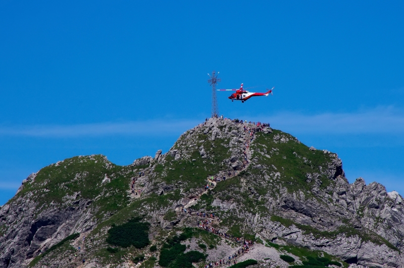 MOUNTAIN RESCUE