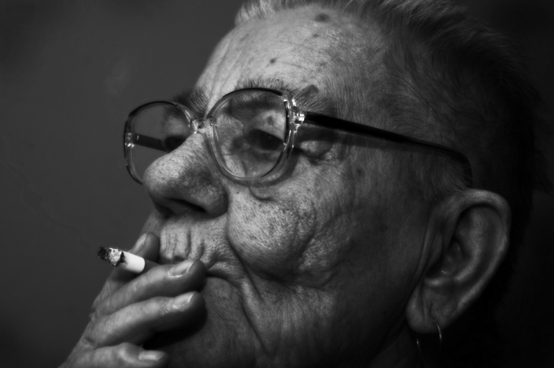OLD LADY SMOKE
