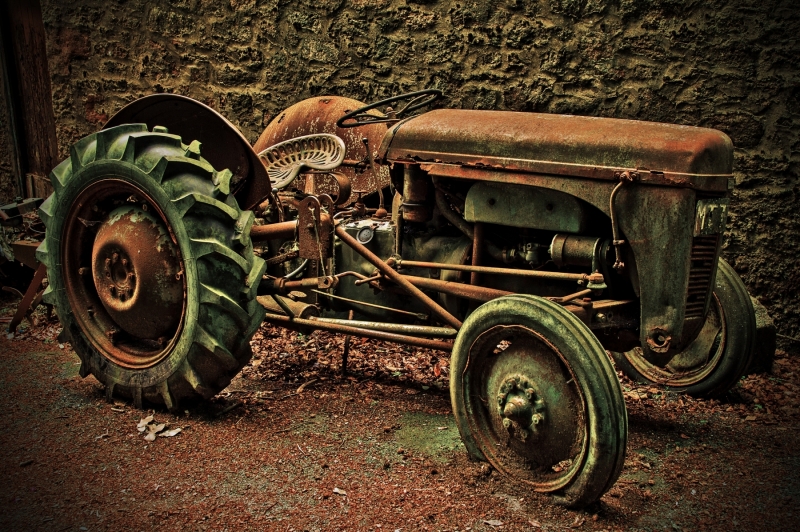 TRACTOR